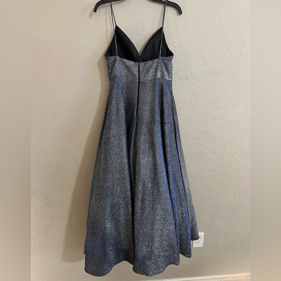 Ball gown dress - Picture 4 of 10